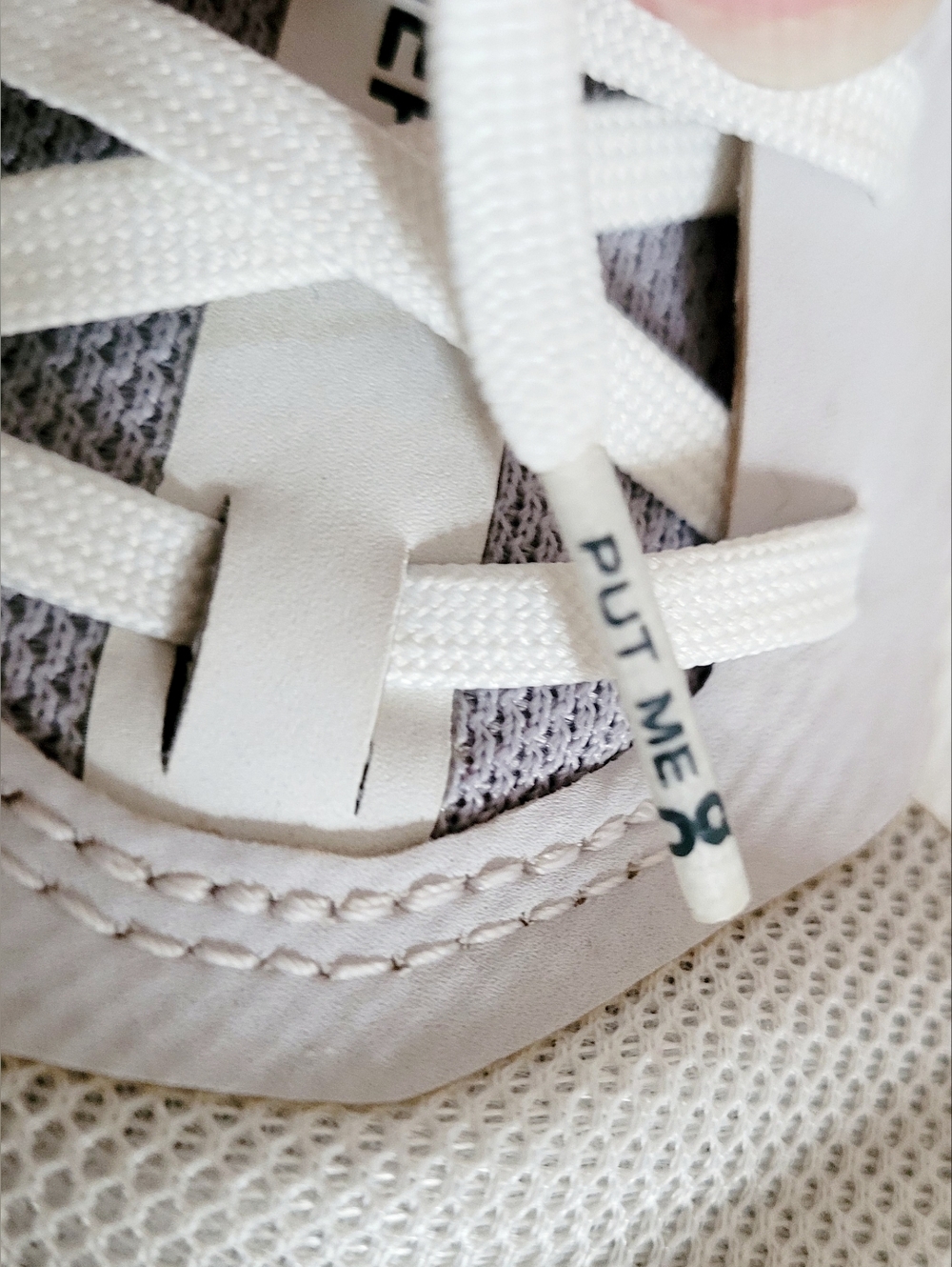 ON Cloudrunner 2 Women's Lightweight White/Frost Gray Sneakers US 8 - Picture 12 of 16
